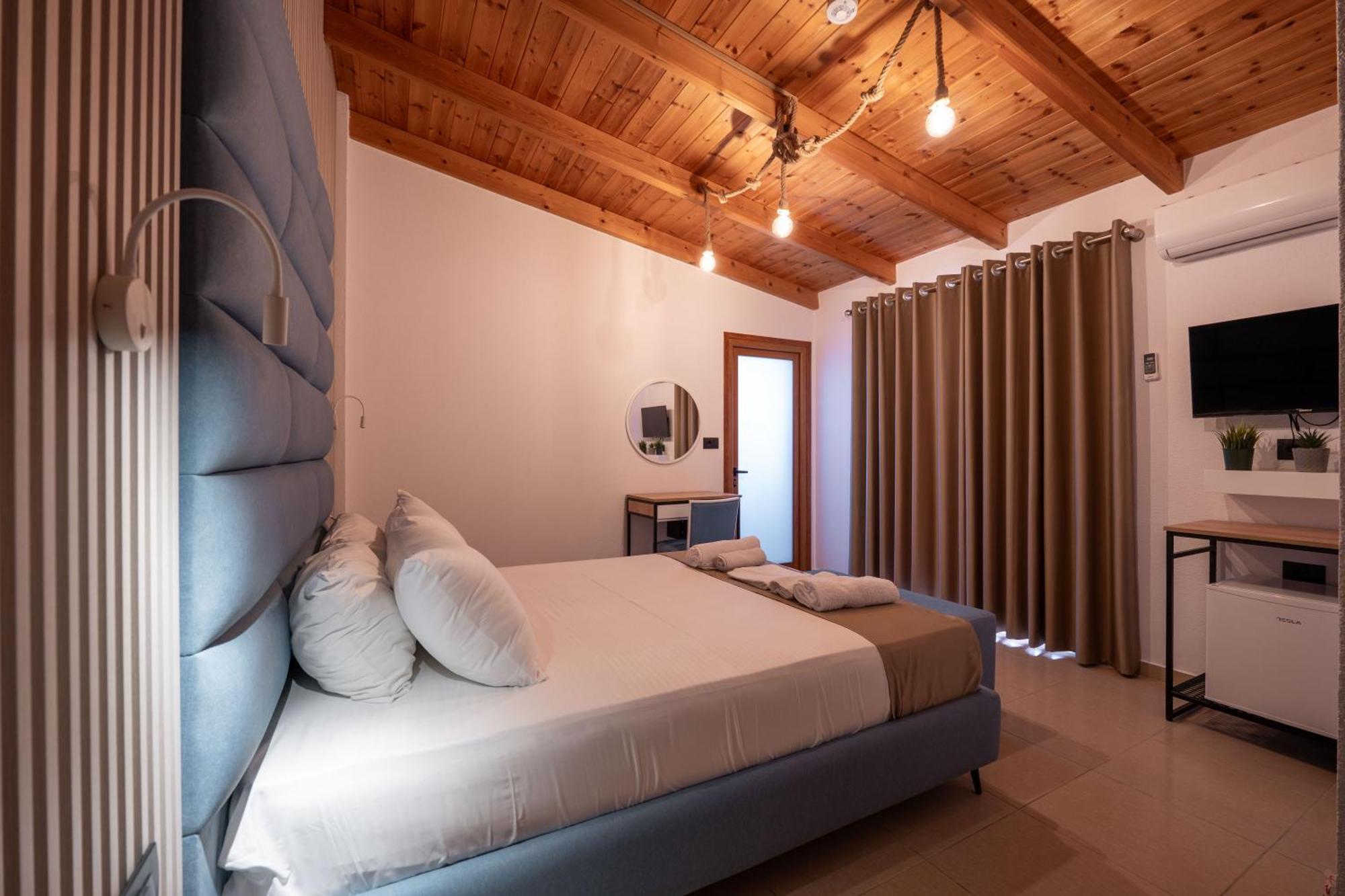 Shpetimi Hotel 3*