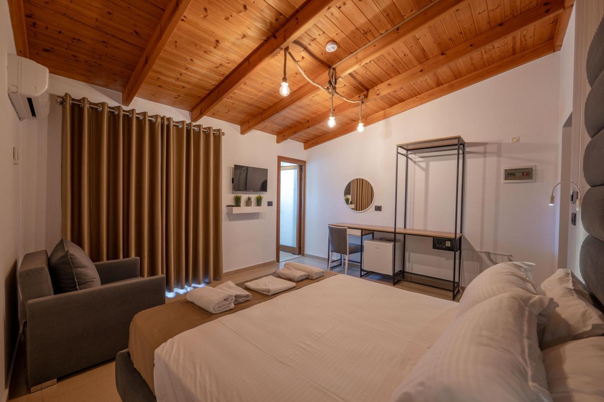 Hotel Shpetimi 3*